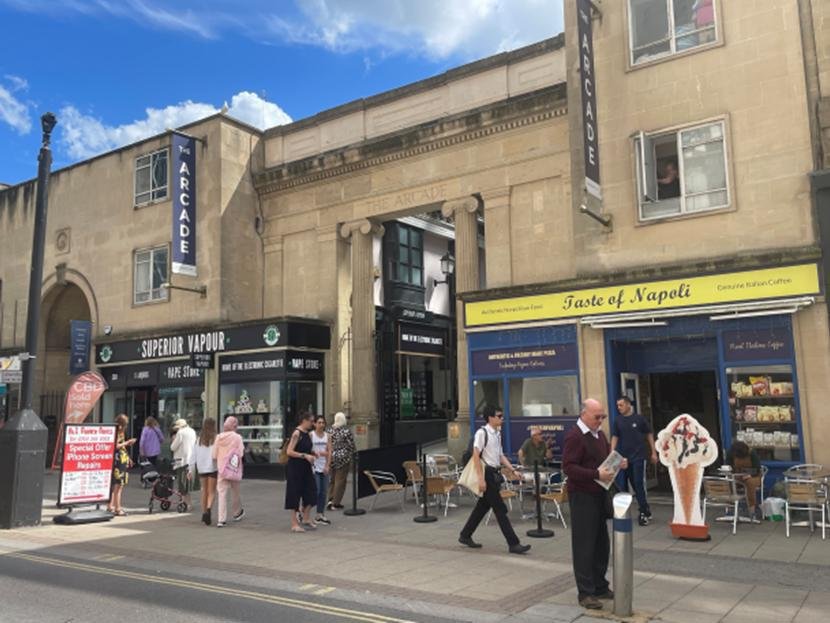 Retail/Shop in Bristol - photo 2