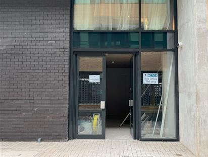 Retail/Shop in Cardiff - photo 2