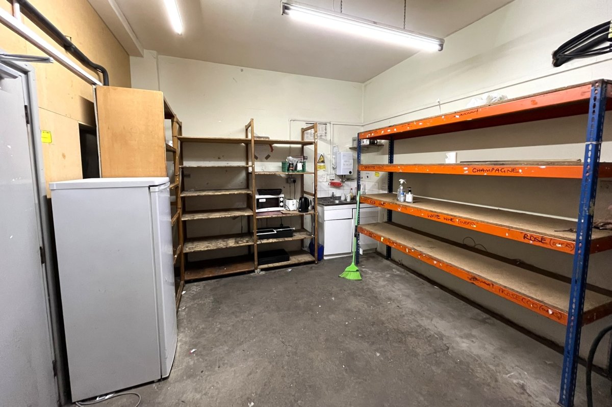 Retail/Shop in Hockley - photo 3