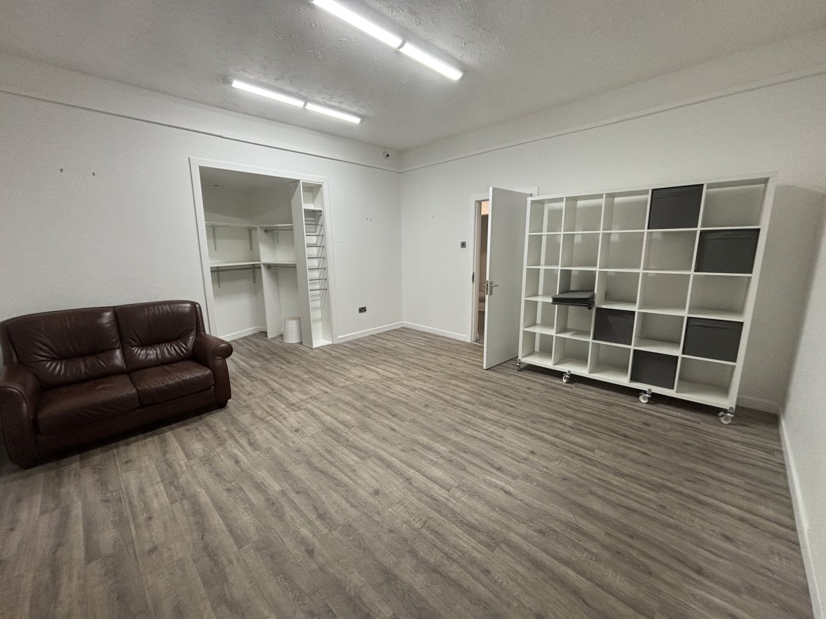 Retail/Shop in Kilmarnock - photo 3