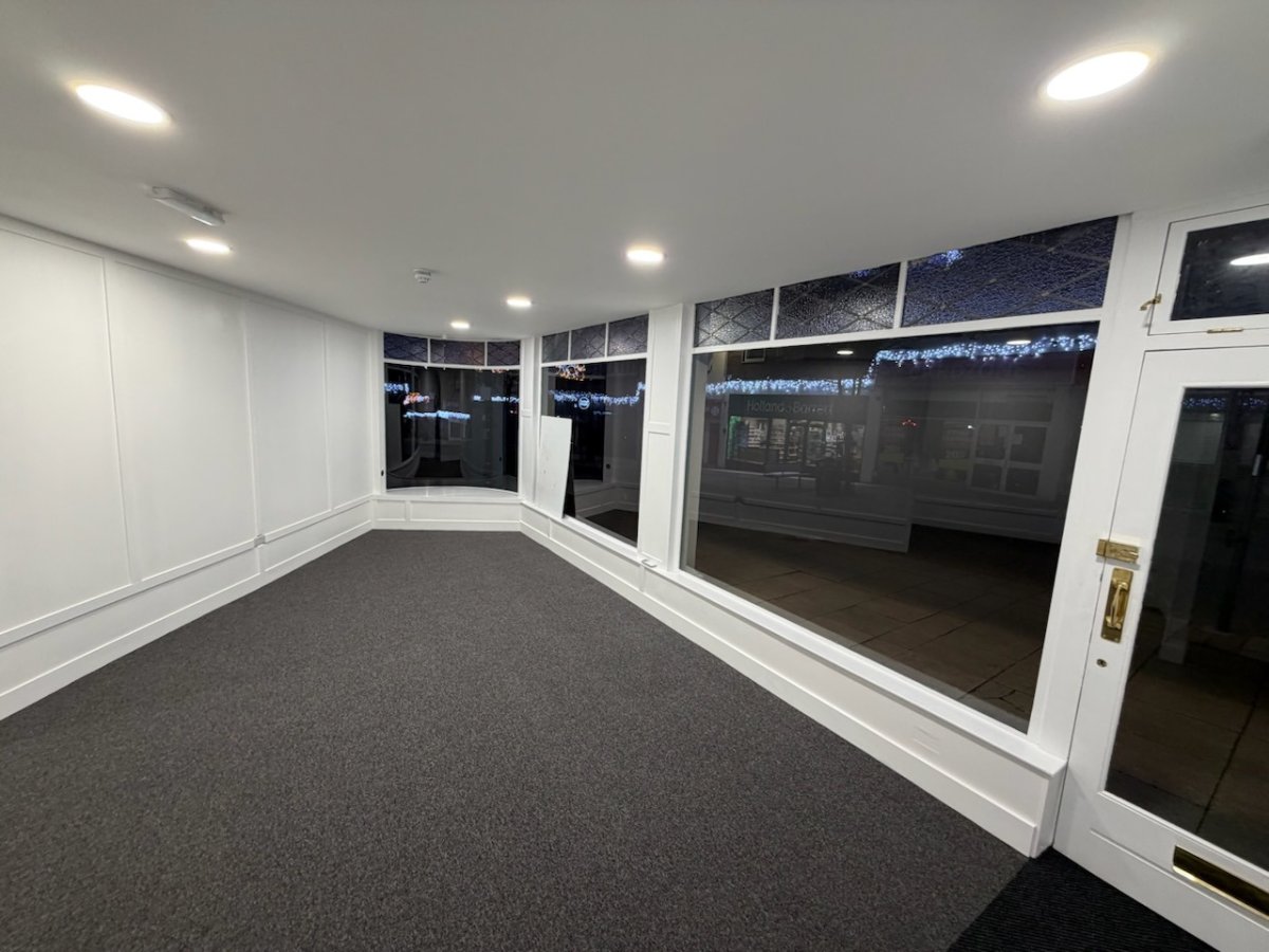 Retail/Shop in Hinckley - photo 4