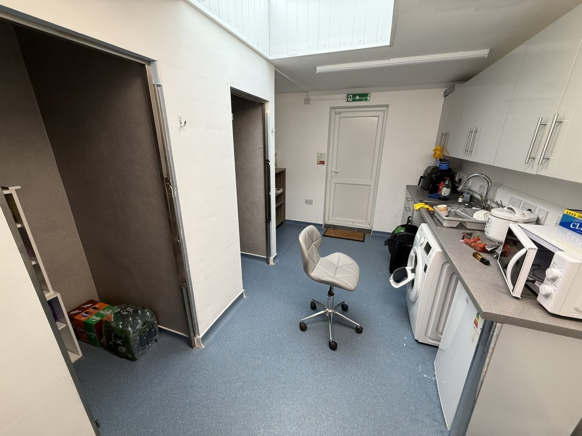 Retail/Shop in Leicester - photo 4