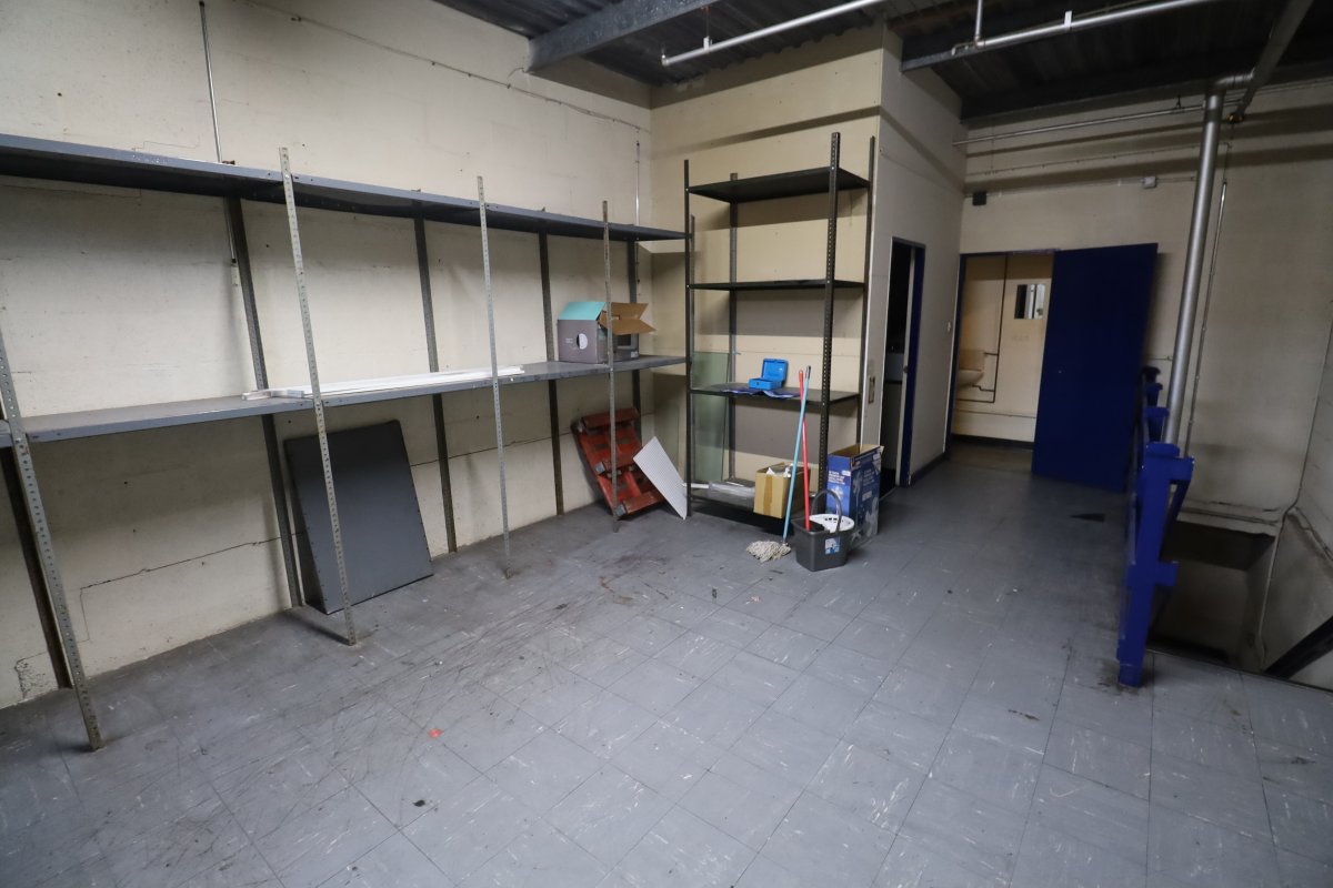 Retail/Shop in Hinckley - photo 4
