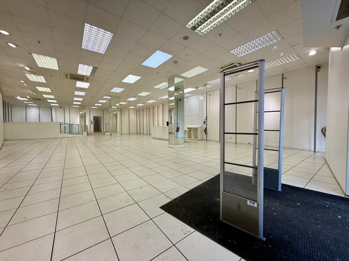 Retail/Shop in Hinckley - photo 3