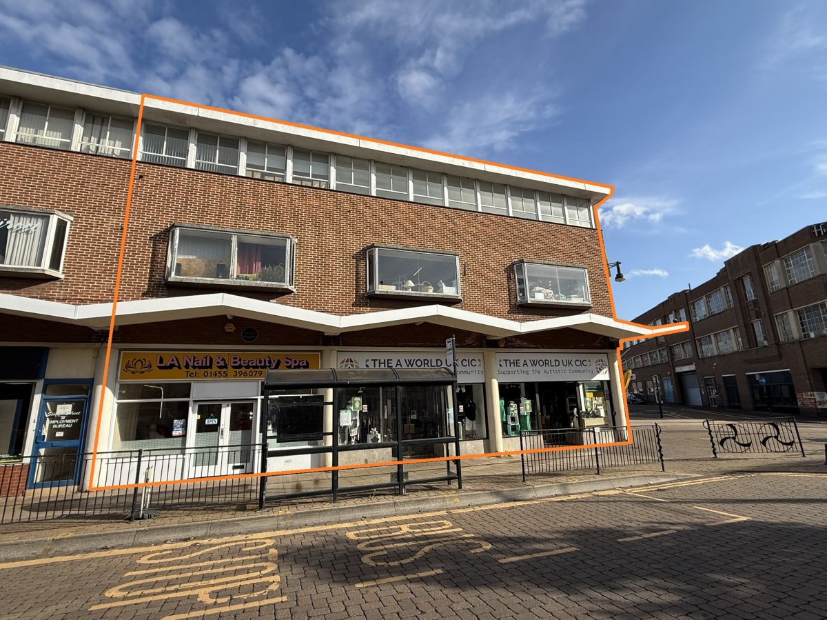 Retail/Shop in Hinckley - photo 2