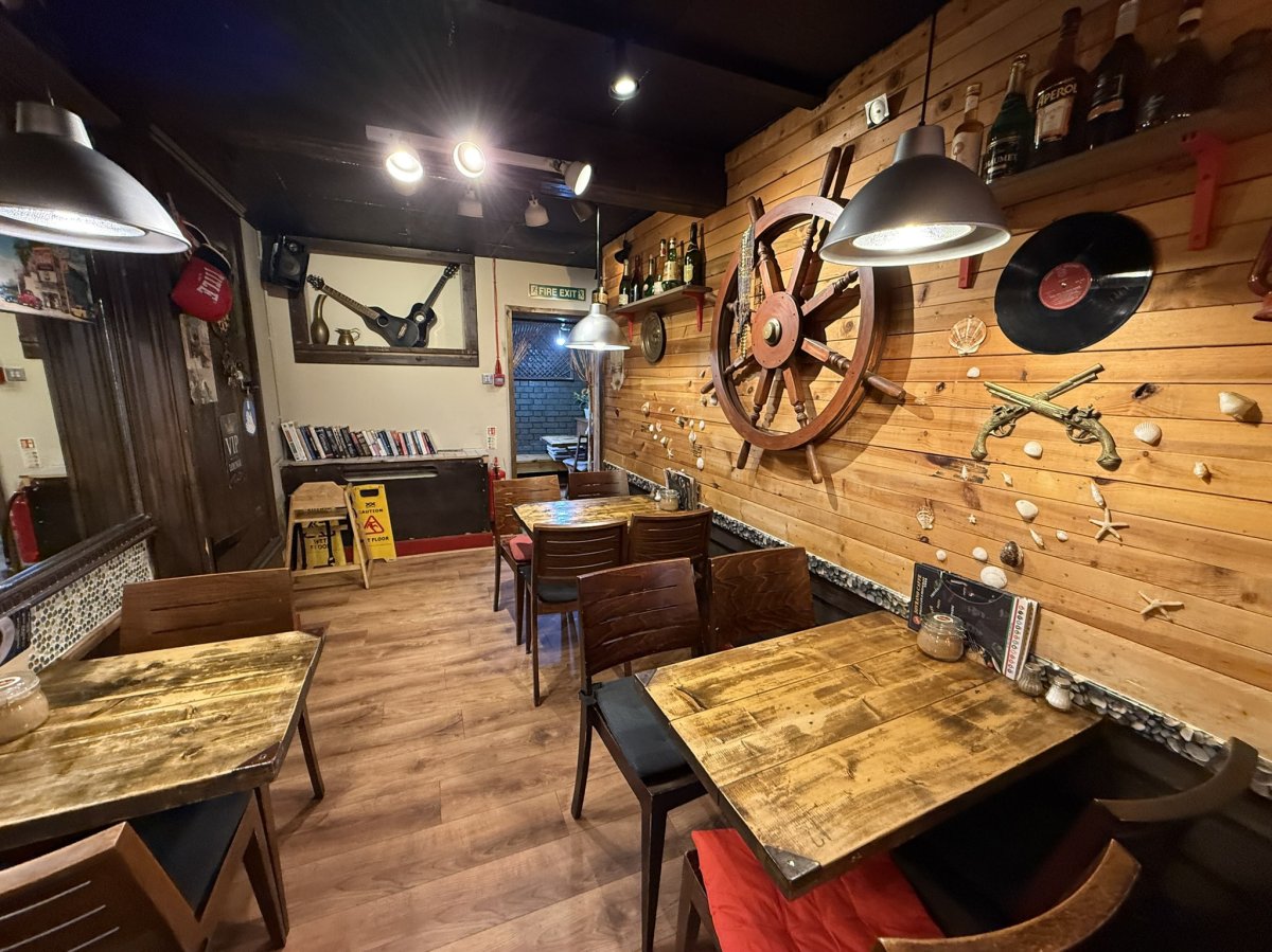 Retail/Shop in Hinckley - photo 3