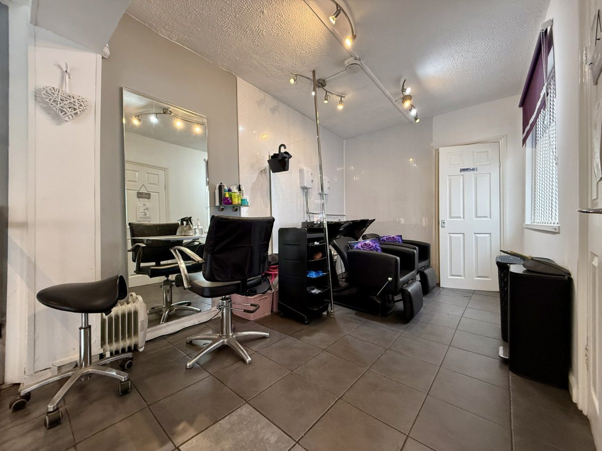Retail/Shop in Nuneaton - photo 4