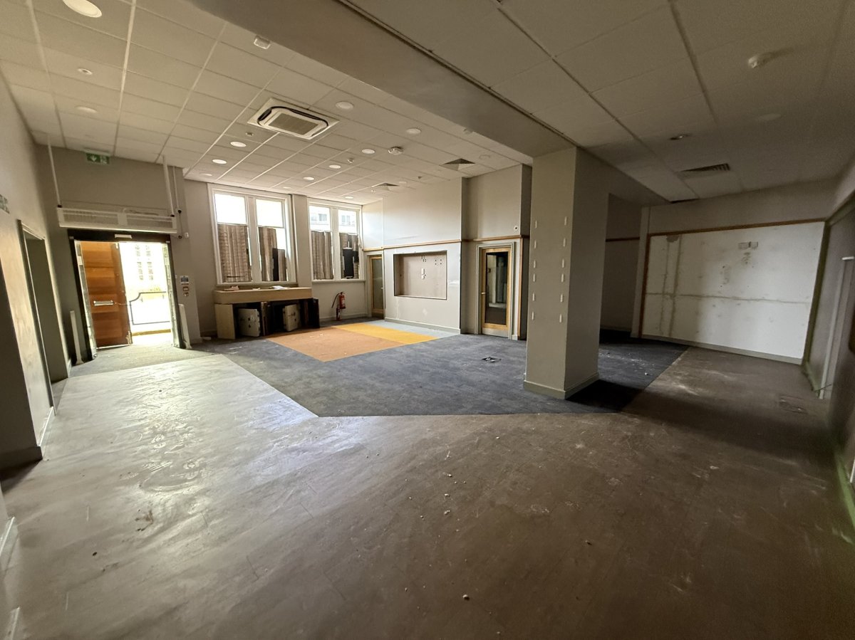 Retail/Shop in Hinckley - photo 2
