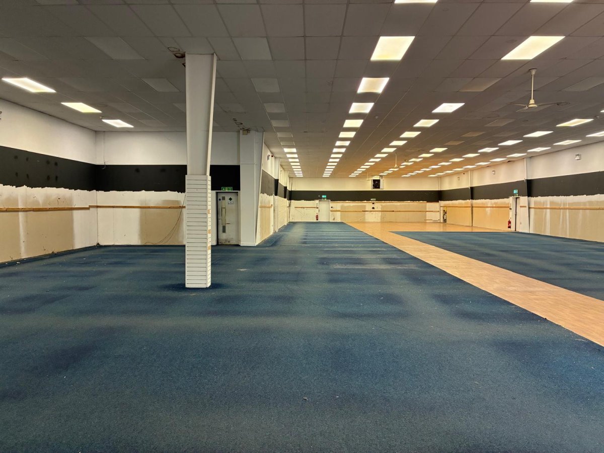 Retail/Shop in March - photo 4