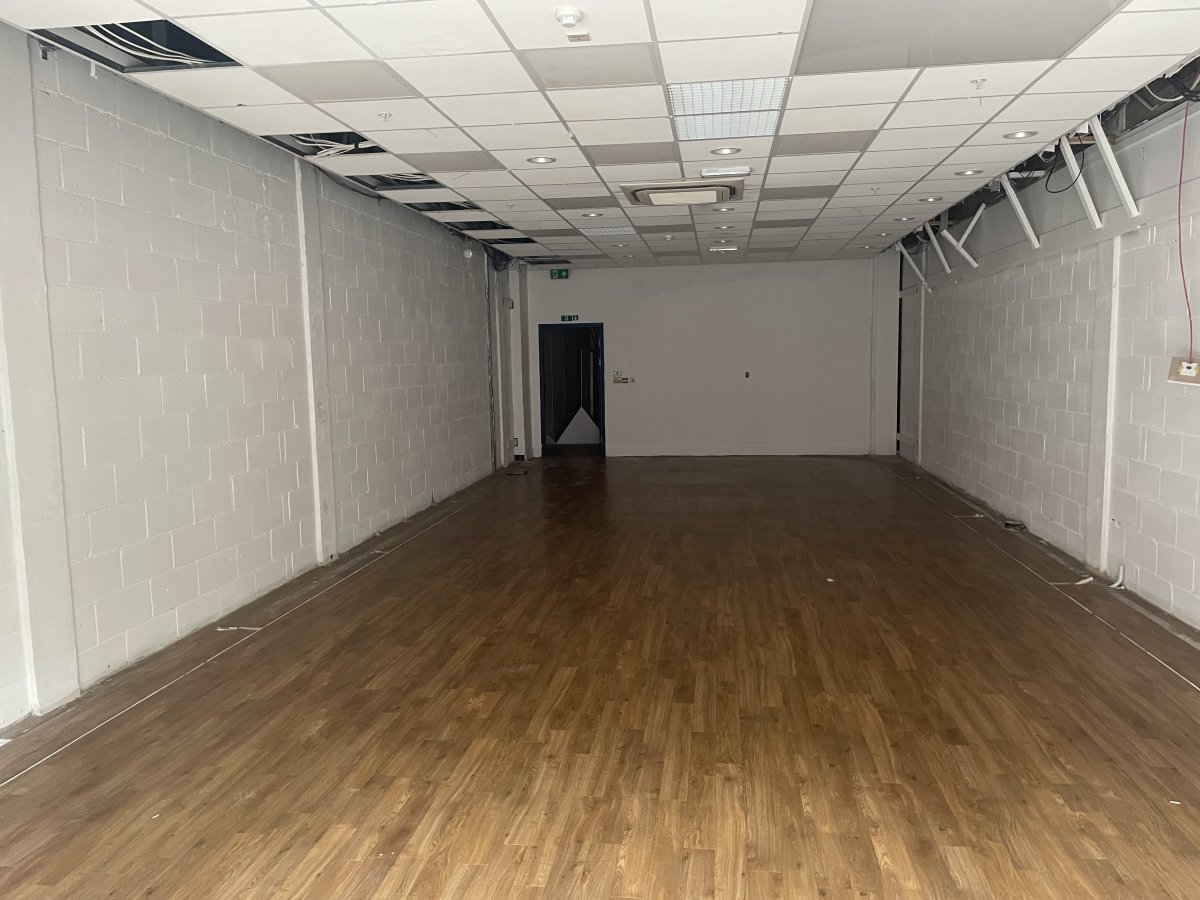 Retail/Shop in Newmarket - photo 4