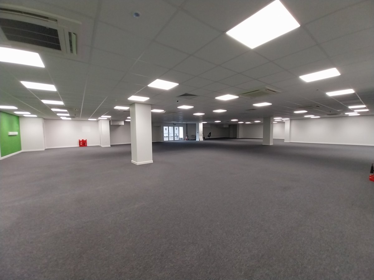 Retail/Shop in Keighley - photo 3