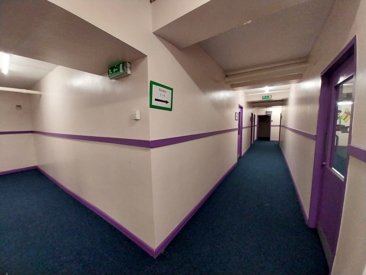 Retail/Shop in Bradford - photo 4