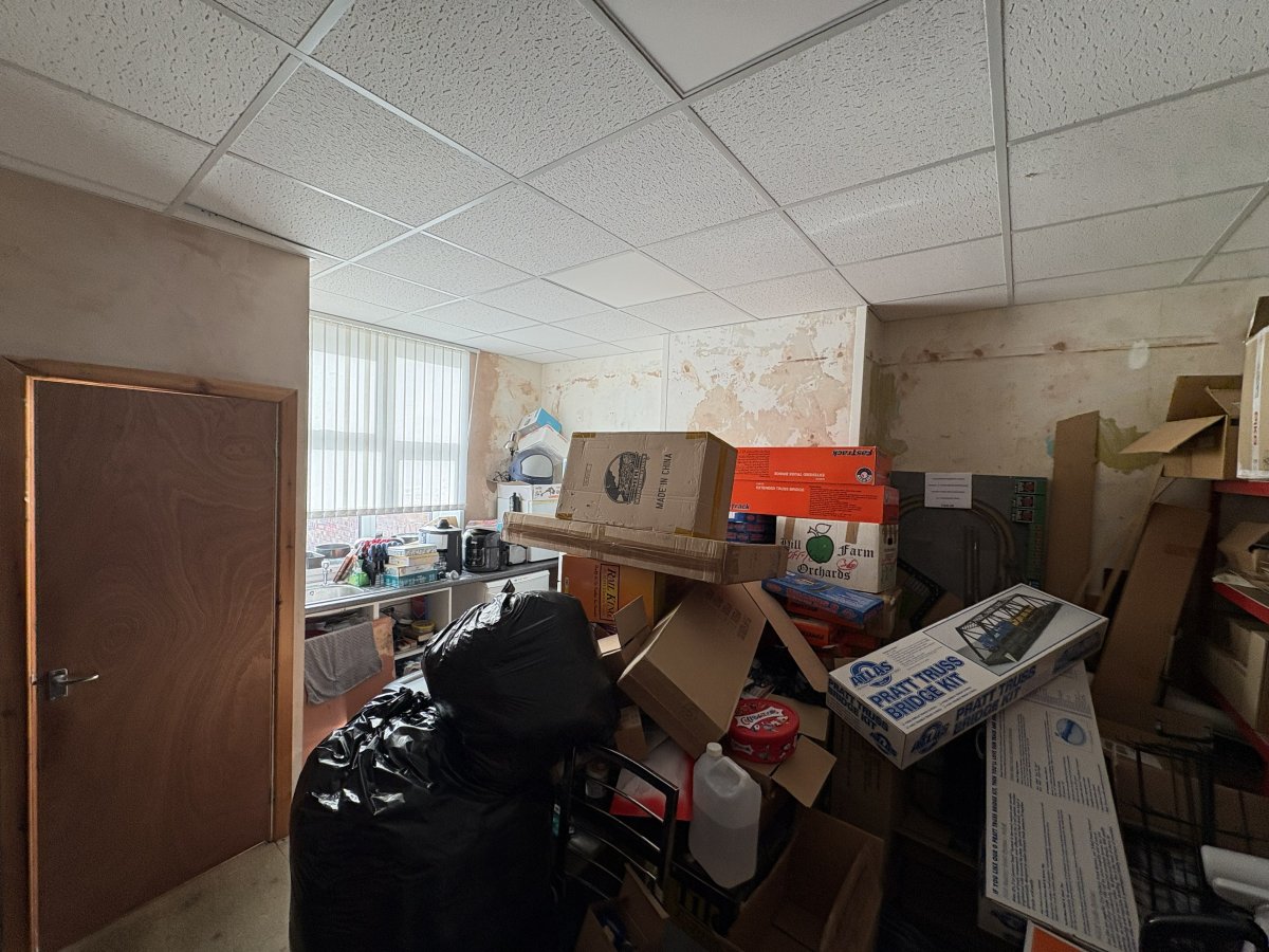 Retail/Shop in Drayton - photo 3