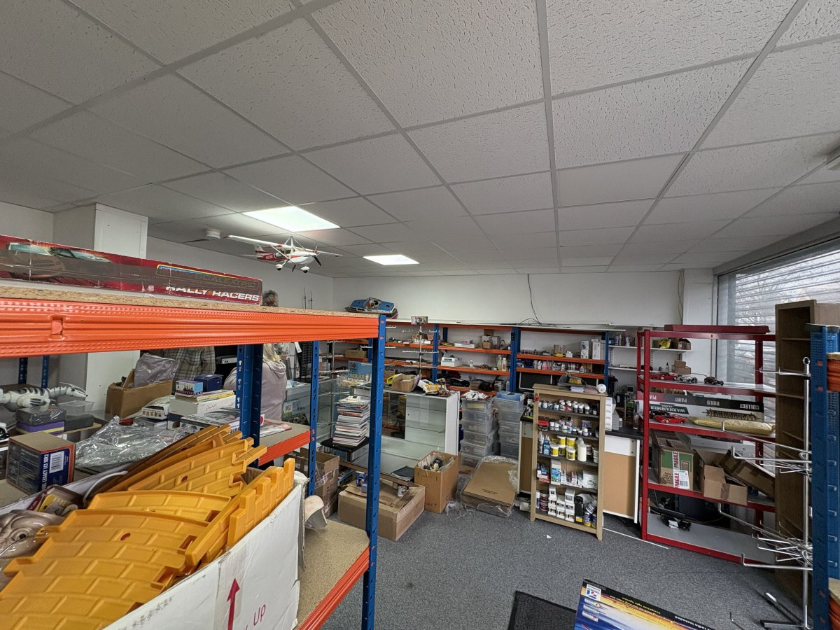 Retail/Shop in Drayton - photo 4