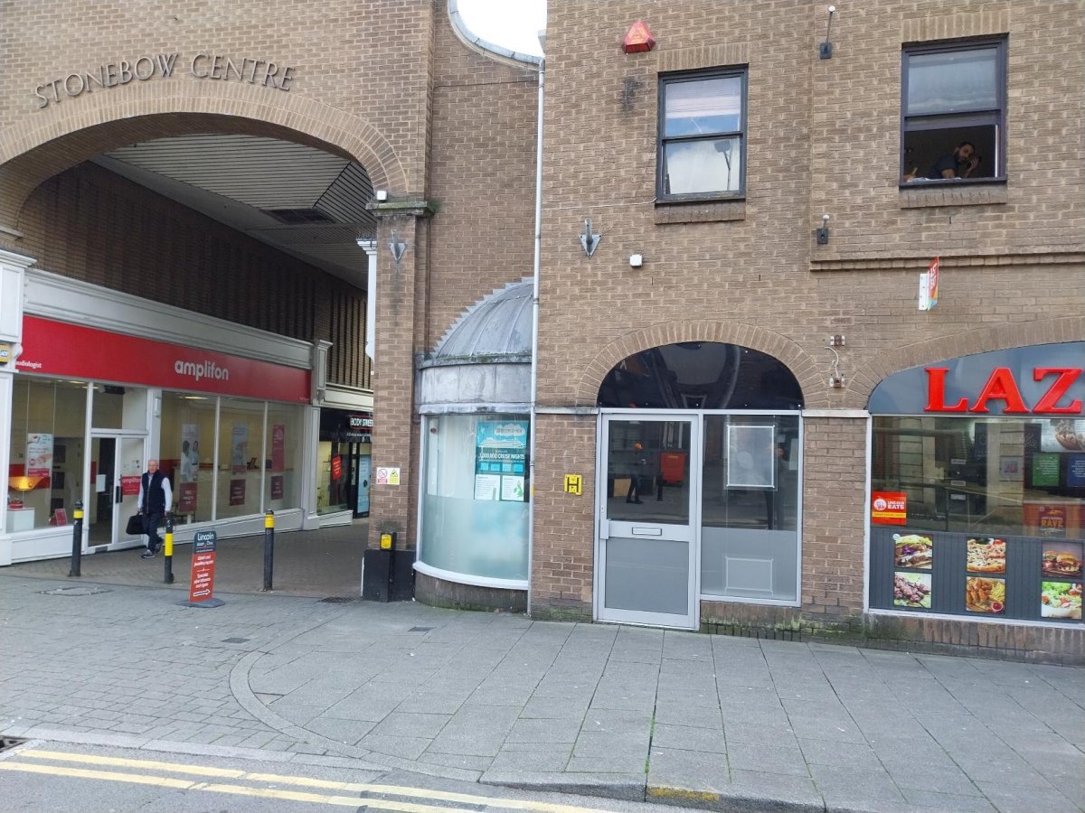 Retail/Shop in Lincoln - photo 3