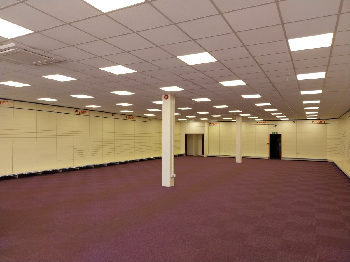Retail/Shop in Lincoln - photo 3