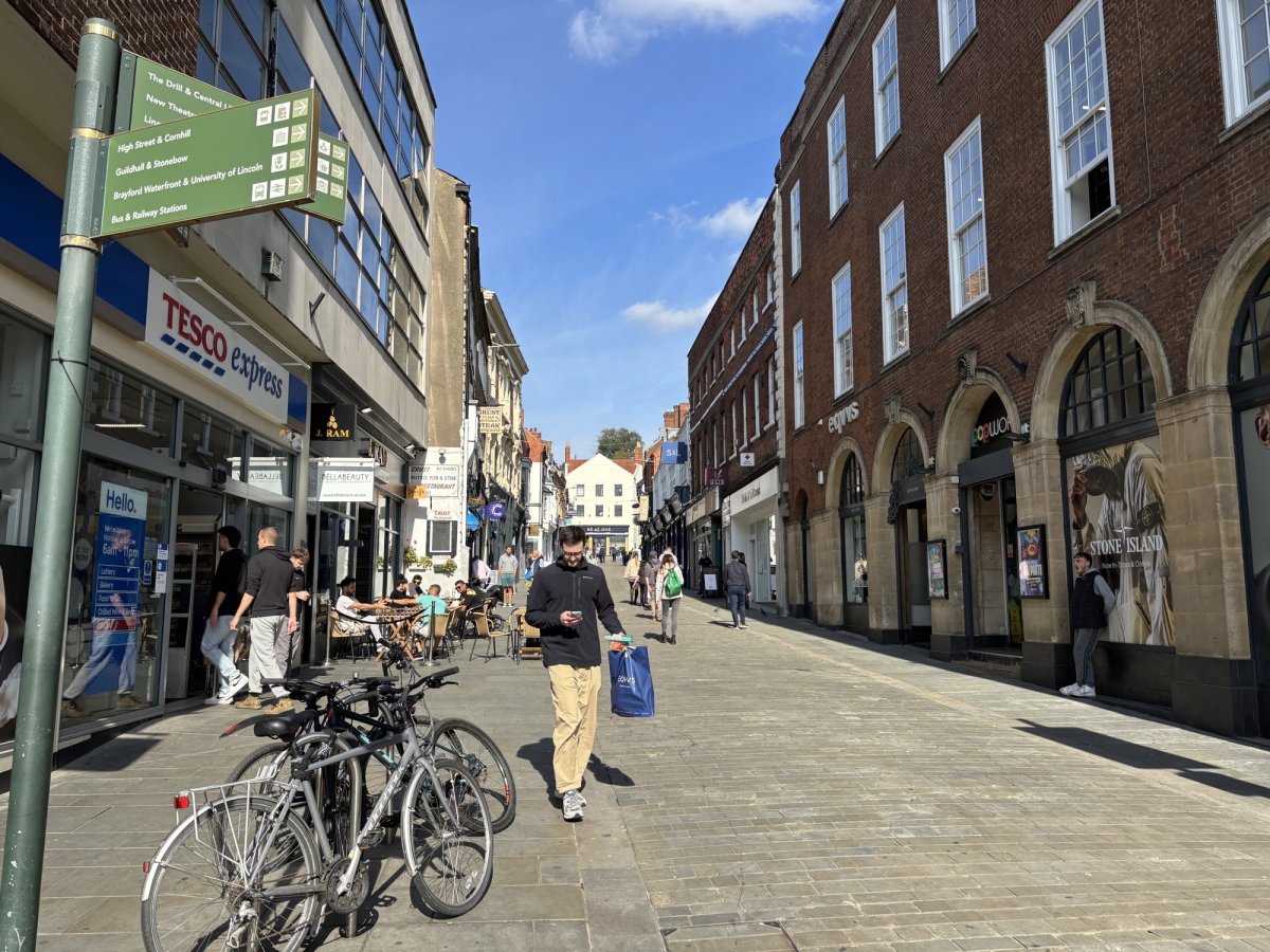 Retail/Shop in Lincoln - photo 3
