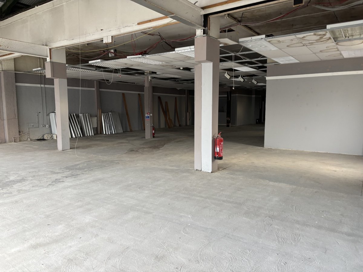 Retail/Shop in Lincoln - photo 3