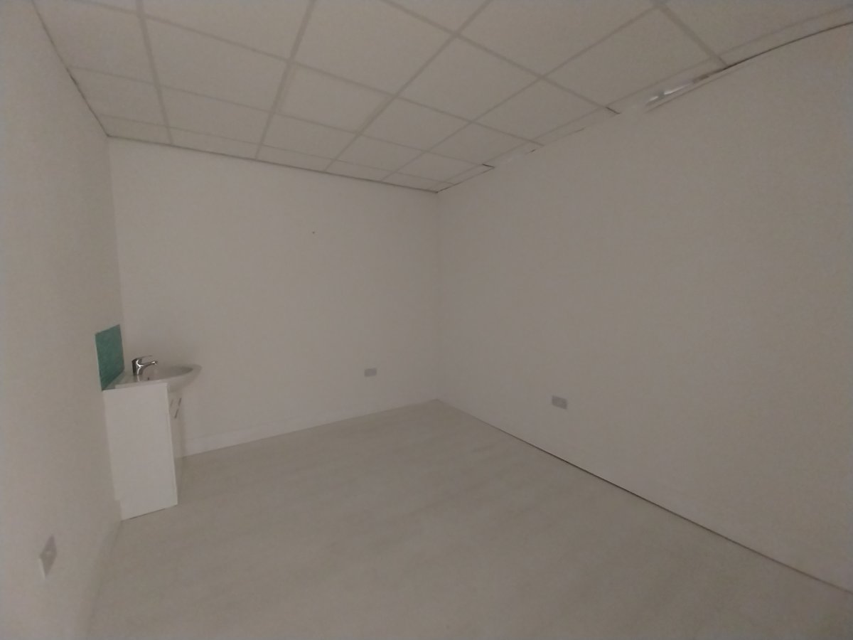 Retail/Shop in Bourne - photo 2