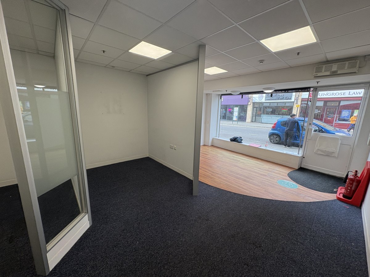 Retail/Shop in Lincoln - photo 3