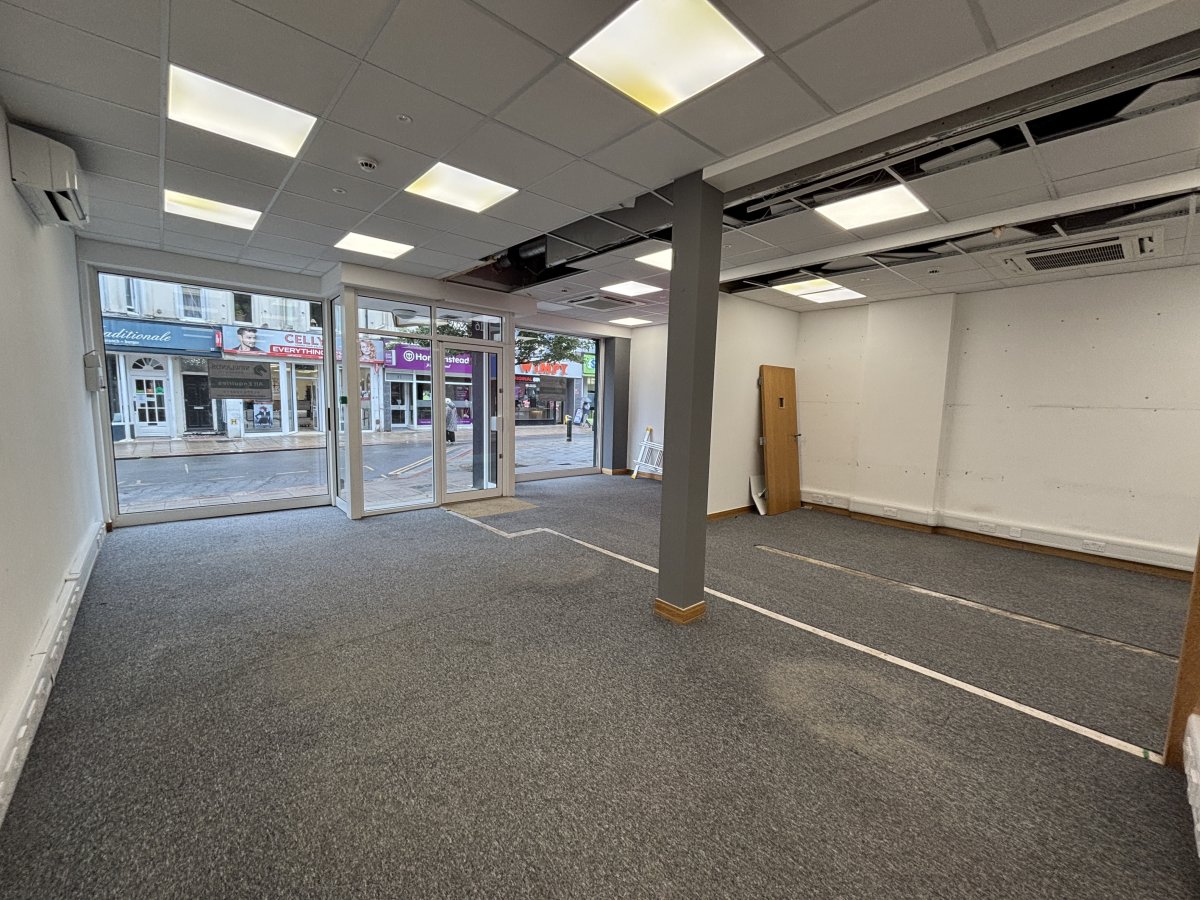 Retail/Shop in Worthing - photo 3