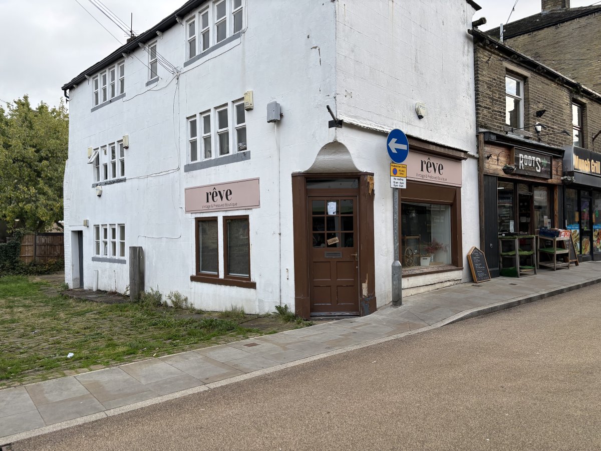Retail/Shop in Elland - photo 2