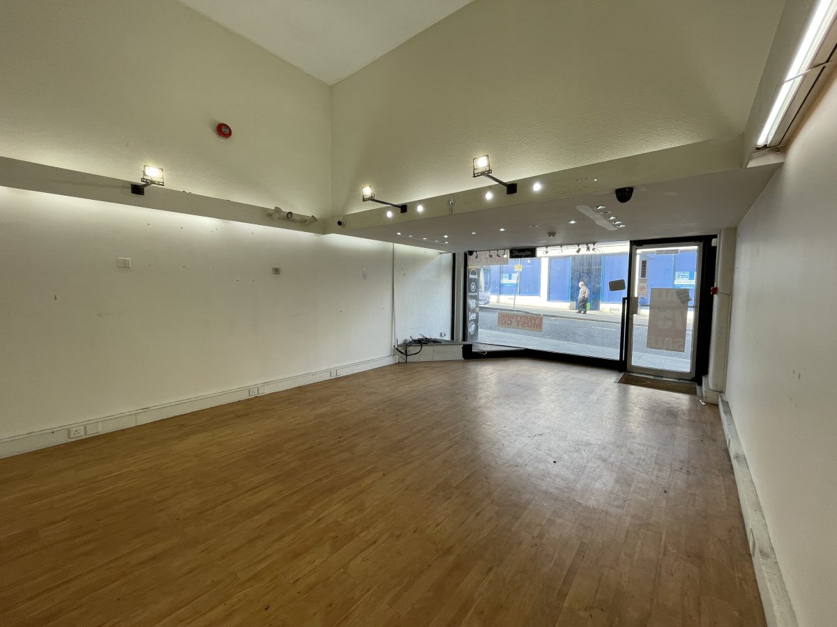 Retail/Shop in Halifax - photo 3