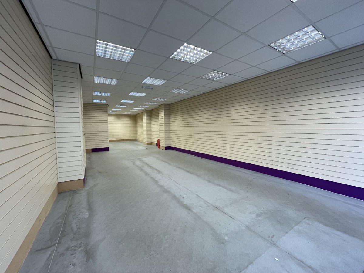 Retail/Shop in Halifax - photo 2