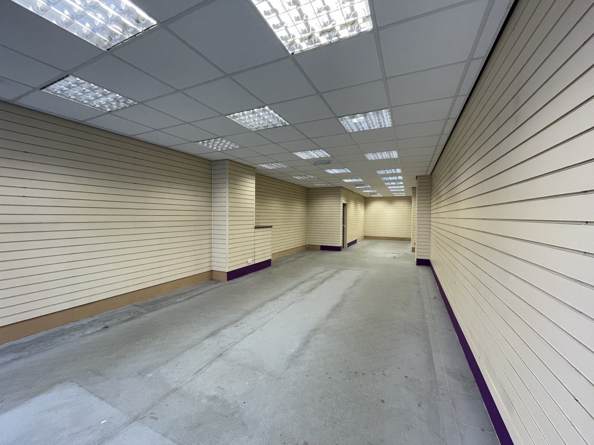 Retail/Shop in Halifax - photo 3