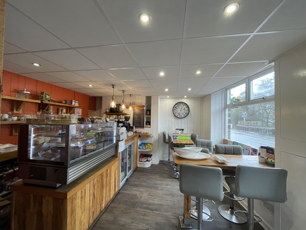 Retail/Shop in Sowerby Bridge - photo 2