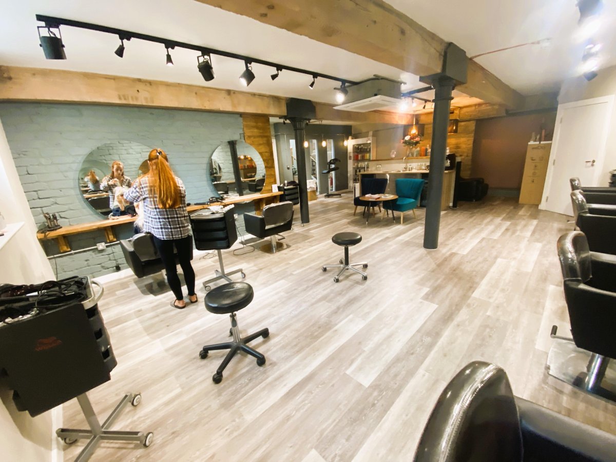 Retail/Shop in Halifax - photo 3