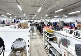 Retail/Shop in Bampton - photo 2
