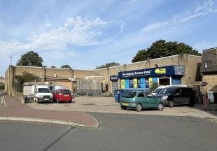 Retail/Shop in Bampton - photo 3