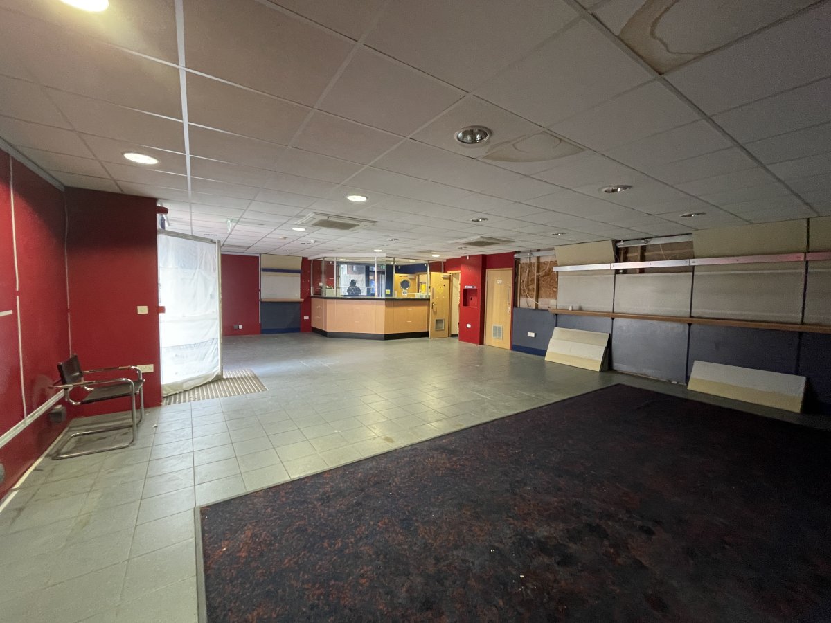 Retail/Shop in Haverhill - photo 4