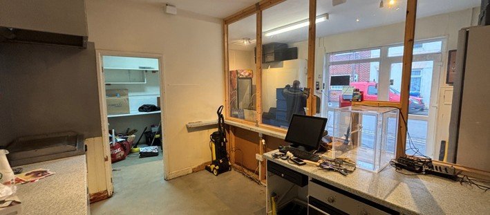 Retail/Shop in Derby - photo 4