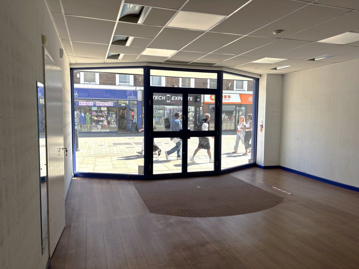 Retail/Shop in Lincoln - photo 4