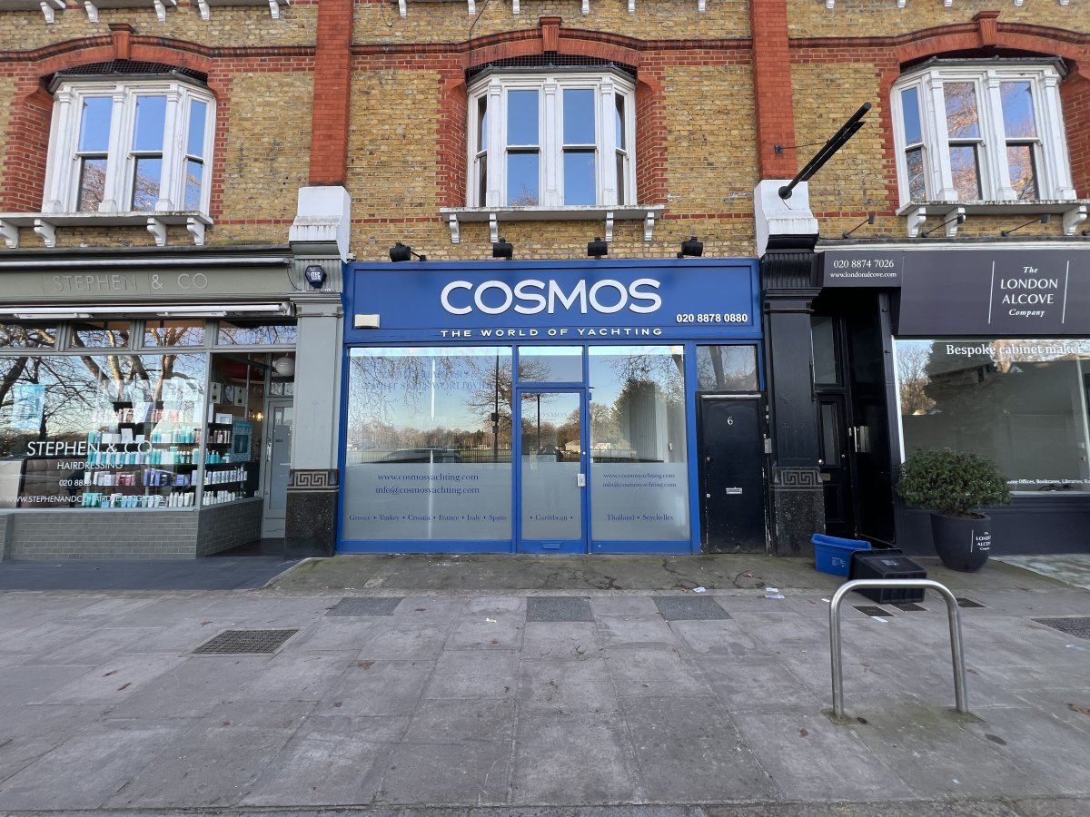 Retail/Shop in London - photo 2