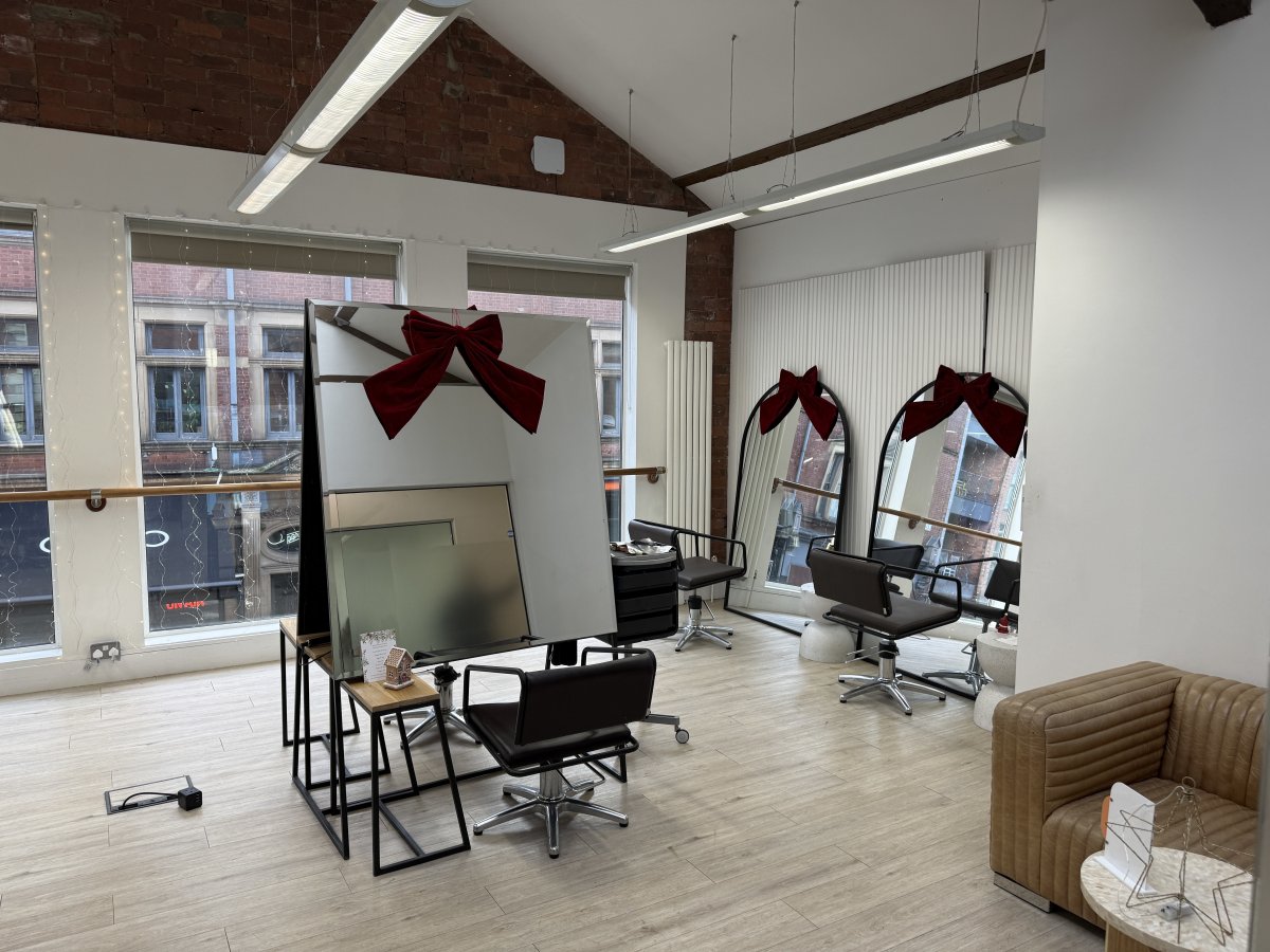 Retail/Shop in Leeds - photo 3