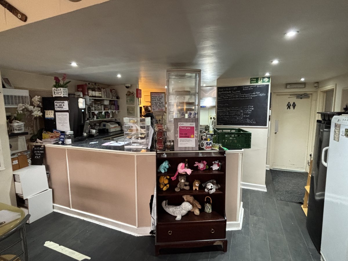 Retail/Shop in Todmorden - photo 3