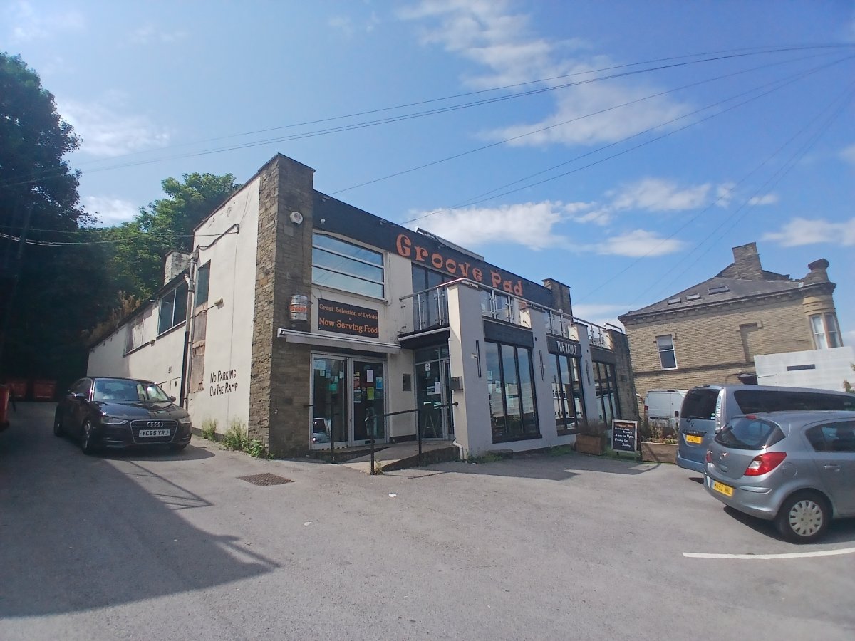 Retail/Shop in Shipley - photo 3