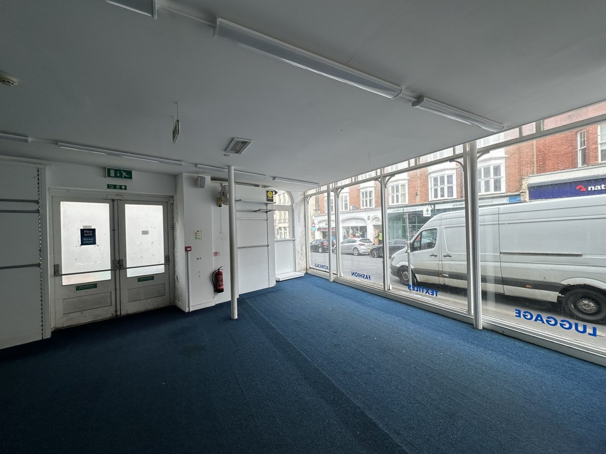 Retail/Shop in Bexhill On Sea - photo 4