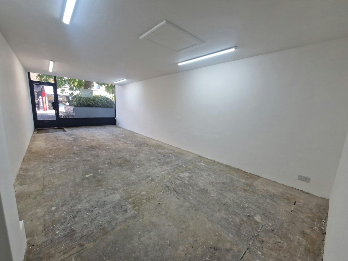 Retail/Shop in Portsmouth - photo 3