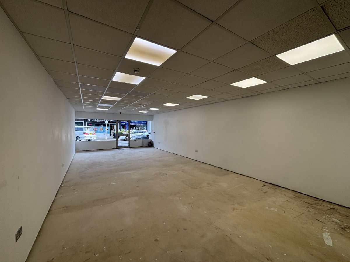 Retail/Shop in Matlock - photo 3