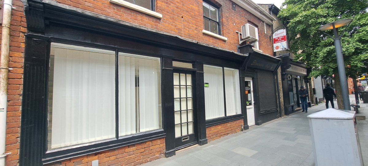 Retail/Shop in Bedford - photo 3