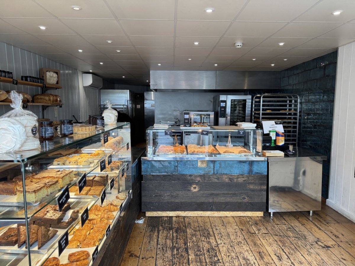 Retail/Shop in Dartmouth - photo 3