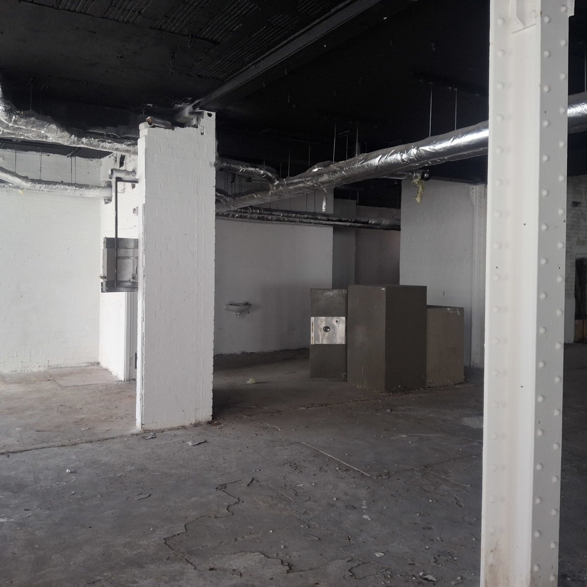 Retail/Shop in Sheffield - photo 3