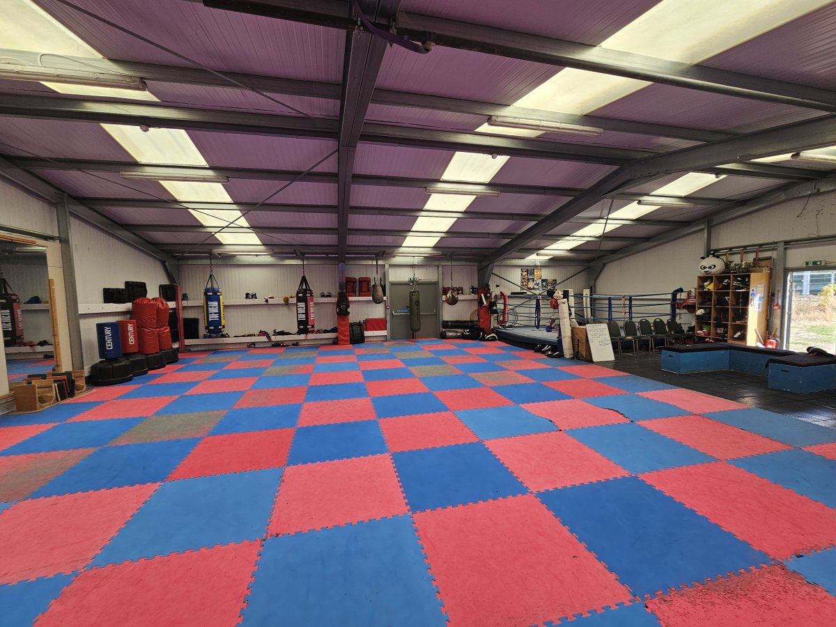 Retail/Shop in Gillingham - photo 4