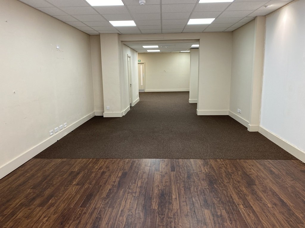 Retail/Shop in Worcester - photo 4