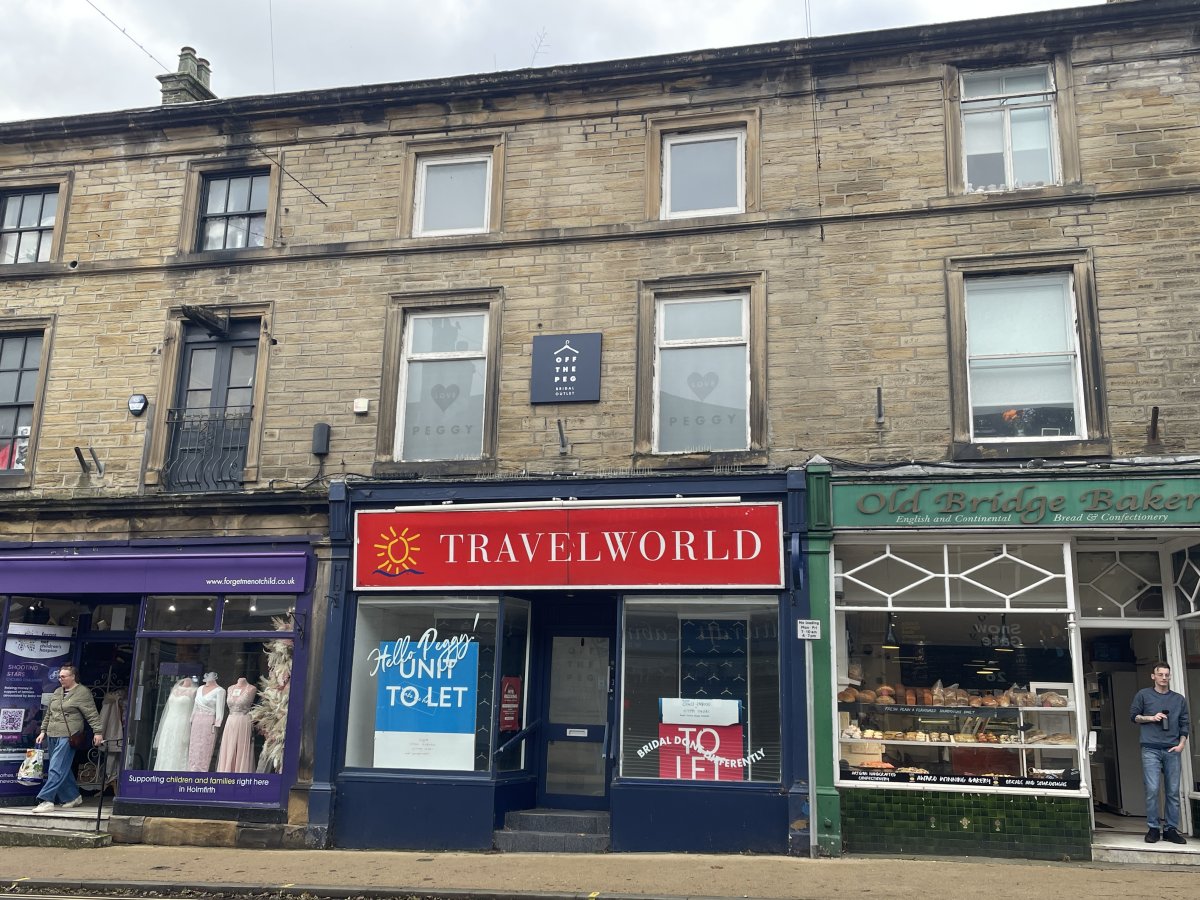 Retail/Shop in Holmfirth - photo 3
