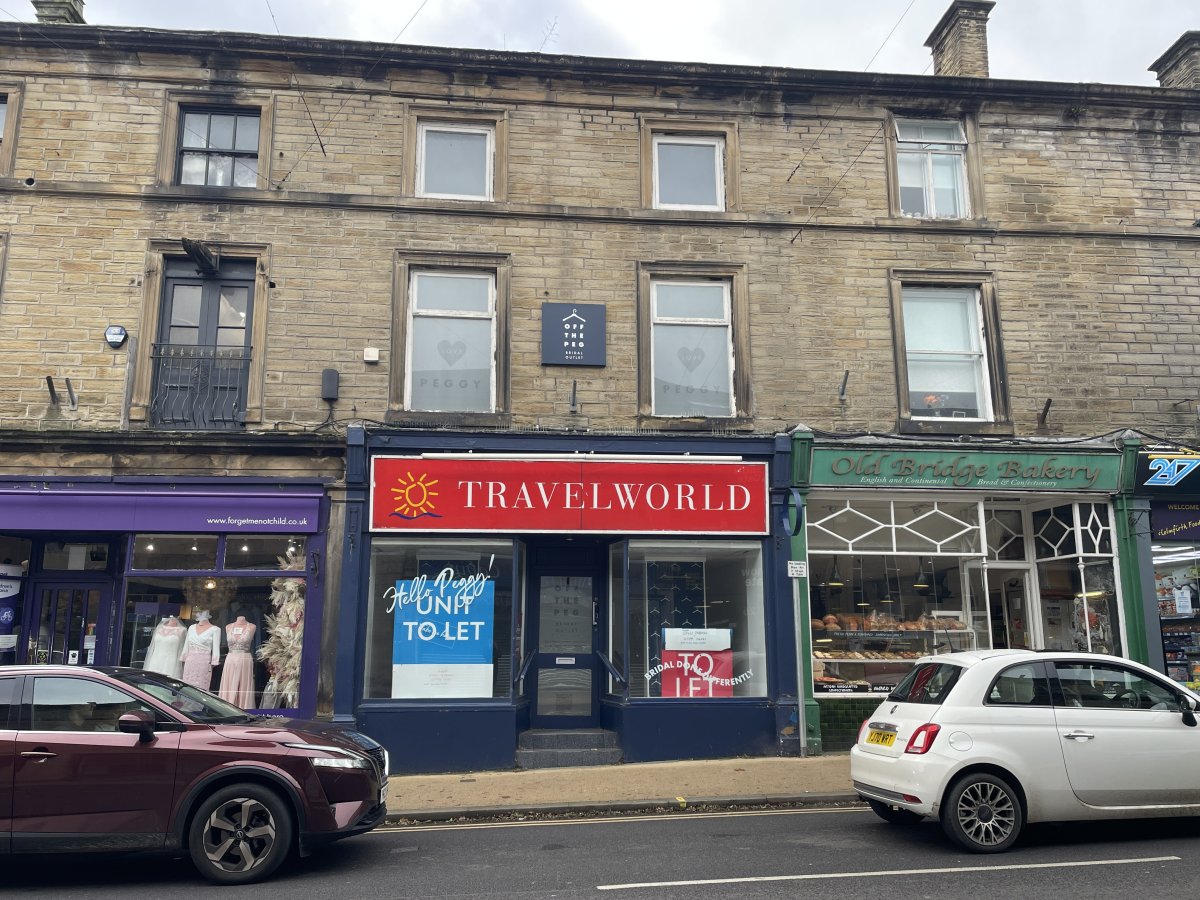Retail/Shop in Holmfirth - photo 4